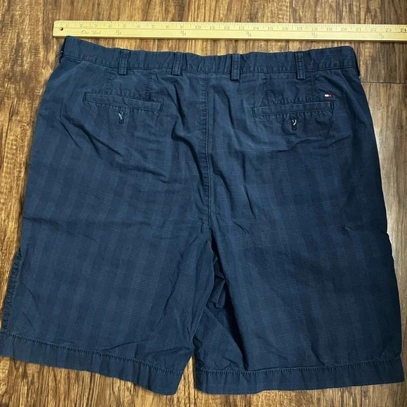 Tommy Hilfiger shorts - Picture 3 of 6